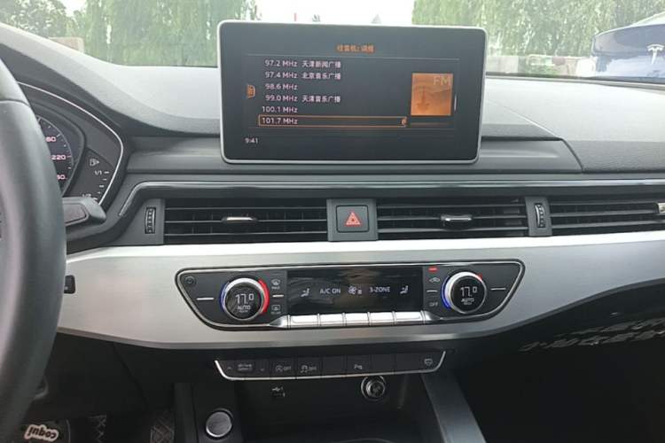 Used Audi A4L 2018 30th Anniversary Edition 40 TFSI Fashion Model Audio And AC Panel