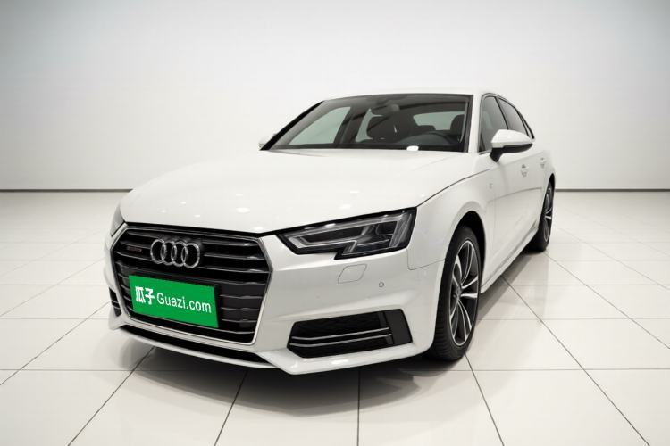 Używany Audi A4L 2018 30th Anniversary Edition 40 TFSI Fashion Model Guazi used car, China used car export, Used car for sale, Used cars, Cheapest cars for sale