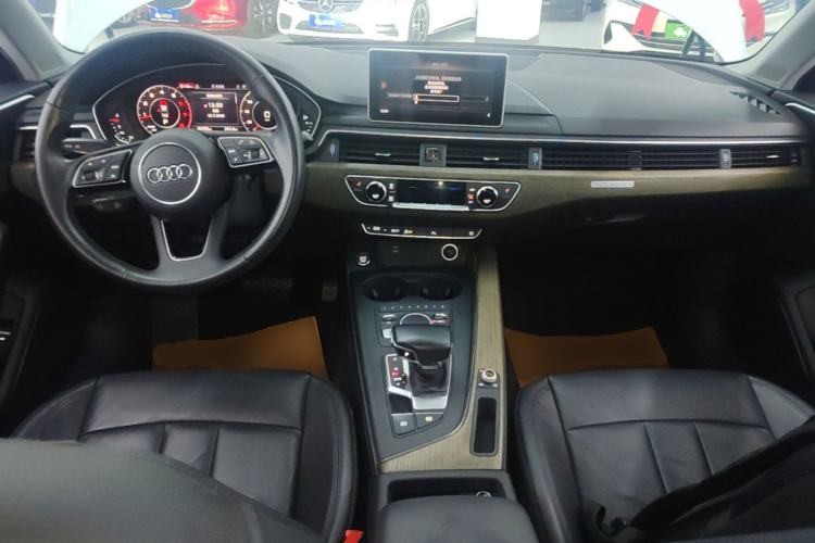 Used Audi A4L 2018 30th Anniversary Edition 40 TFSI Fashion Model Center Console