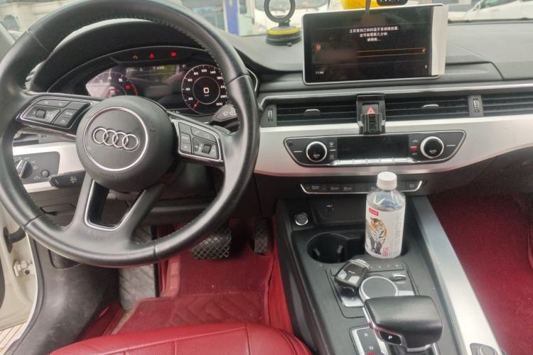Used Audi A4L 2018 30th Anniversary Edition 40 TFSI Fashion Model Center Console