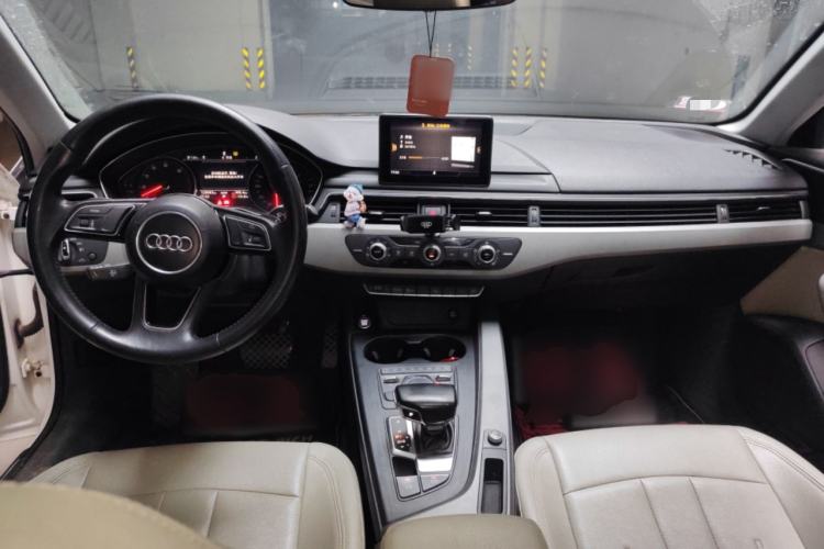 Used Audi A4L 2018 30th Anniversary Edition 40 TFSI Trendy Model Center Console