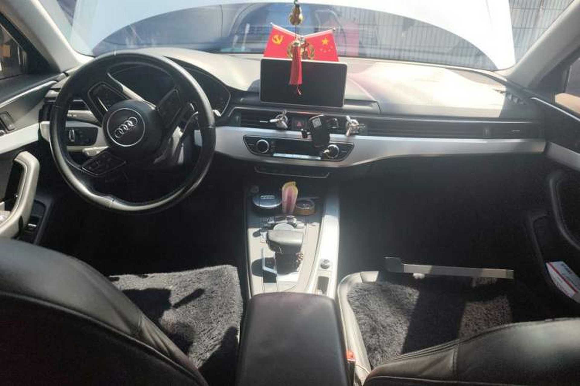 Used Audi A4L 2018 30th Anniversary Edition 40 TFSI Fashion Model Center Console