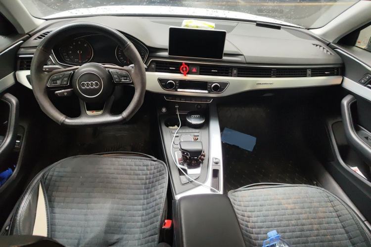 Used Audi A4L 2018 30th Anniversary Edition 45 TFSI quattro Individual Sport Edition Center Console