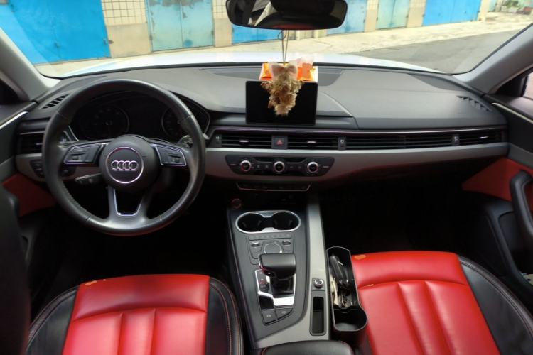 Used Audi A4L 2018 30th Anniversary Edition 40 TFSI Trendy Model Center Console