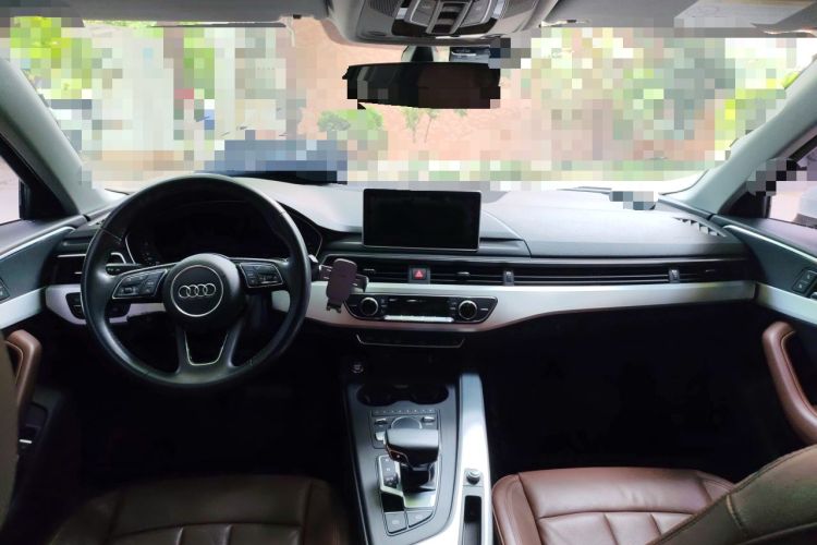 Used Audi A4L 2018 30th Anniversary Edition 40 TFSI Fashion Model Center Console