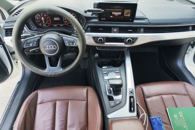 Used Audi A4L 2018 30th Anniversary Edition 40 TFSI Fashion Model Center Console