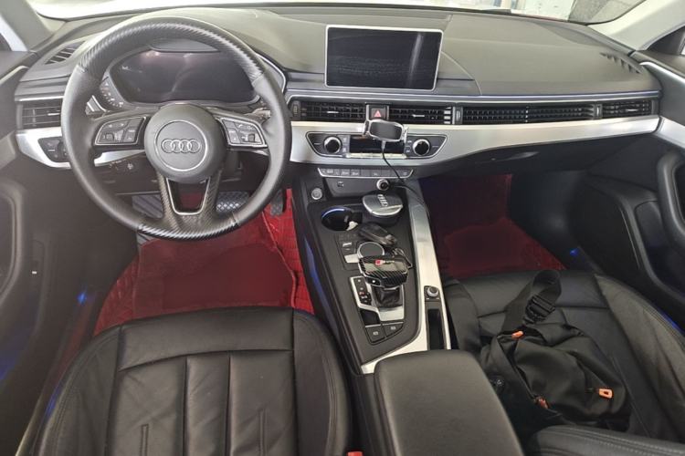 Used Audi A4L 2018 30th Anniversary Edition 40 TFSI Fashion Model Center Console