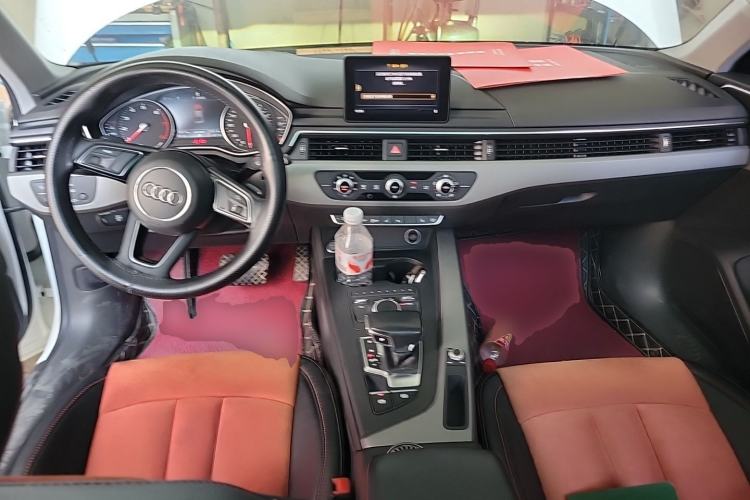 Used Audi A4L 2018 30th Anniversary Edition 40 TFSI Trendy Model Center Console