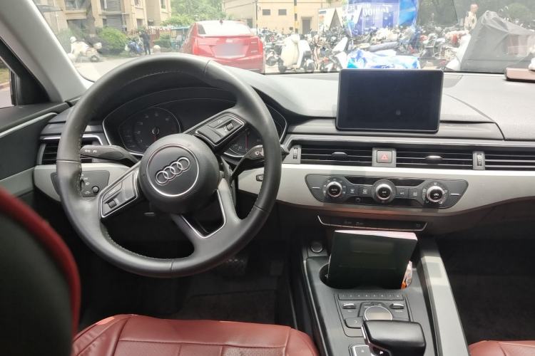 Used Audi A4L 2018 30th Anniversary Edition 30 TFSI Ambition Model Center Console