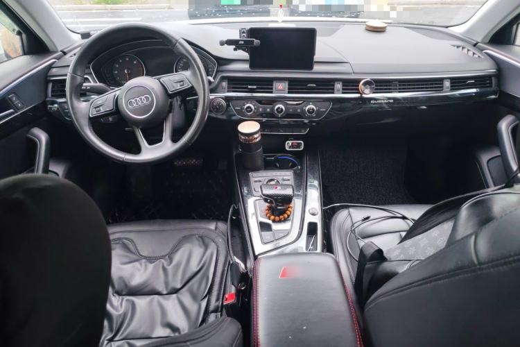 Used Audi A4L 2018 30th Anniversary Edition 40 TFSI Trendy Model Center Console