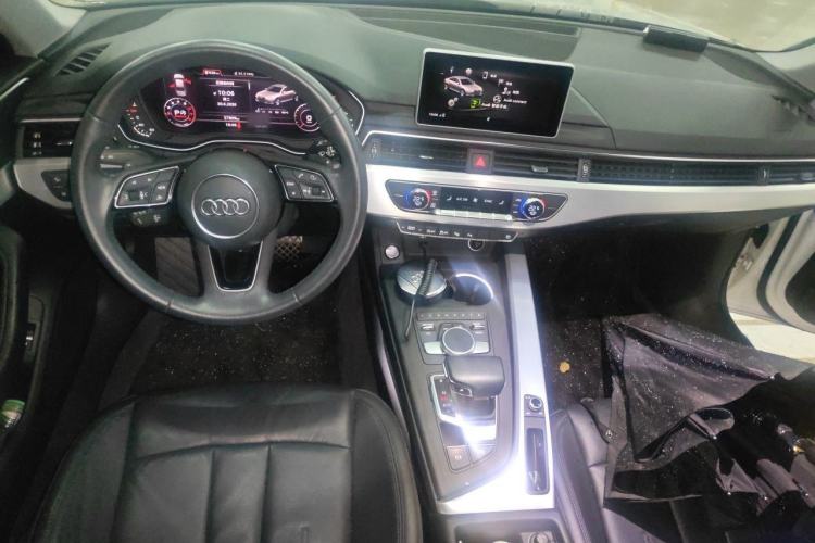 Used Audi A4L 2018 30th Anniversary Edition 40 TFSI Fashion Model Center Console