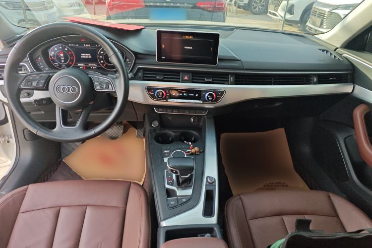 Used Audi A4L 2018 30th Anniversary Edition 40 TFSI Fashion Model Center Console