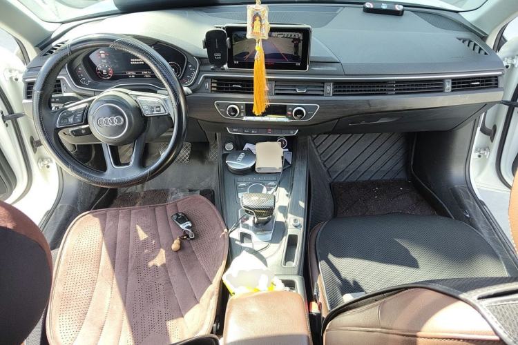 Used Audi A4L 2018 30th Anniversary Edition 40 TFSI Fashion Model Center Console