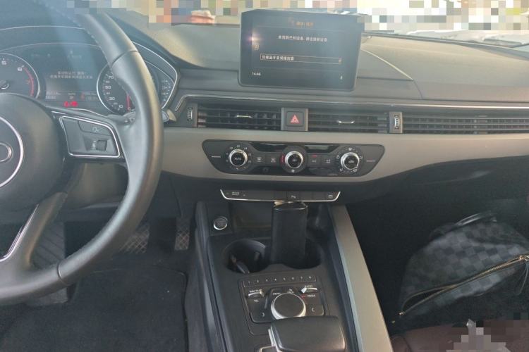 Used Audi A4L 2018 30th Anniversary Edition 40 TFSI Trendy Model Center Console
