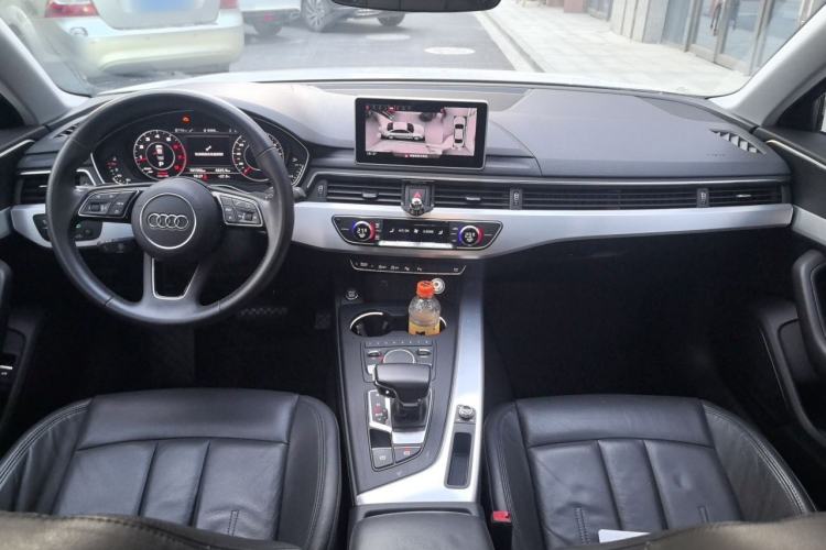 Used Audi A4L 2018 30th Anniversary Edition 40 TFSI Fashion Model Center Console