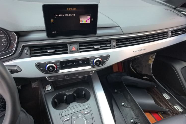 Used Audi A4L 2018 30th Anniversary Edition 45 TFSI quattro Individual Sport Edition Center Console