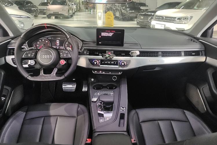 Used Audi A4L 2018 30th Anniversary Edition 45 TFSI quattro Individual Sport Edition Center Console