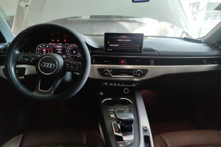 Used Audi A4L 2018 30th Anniversary Edition 40 TFSI Fashion Model Center Console
