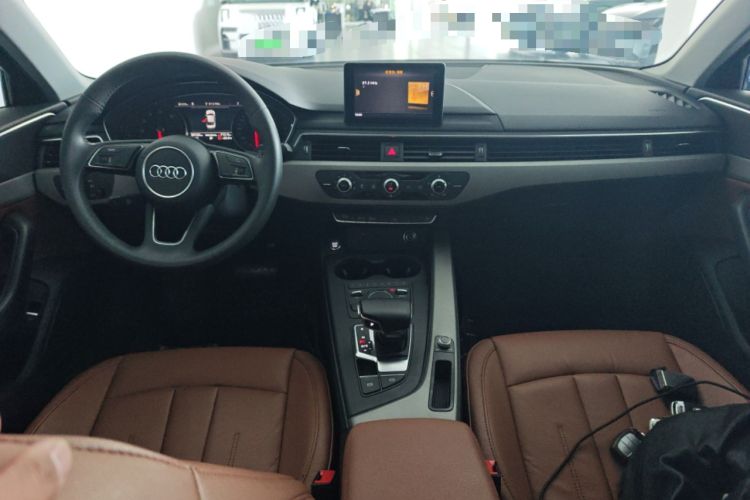 Used Audi A4L 2018 30th Anniversary Edition 40 TFSI Trendy Model Center Console