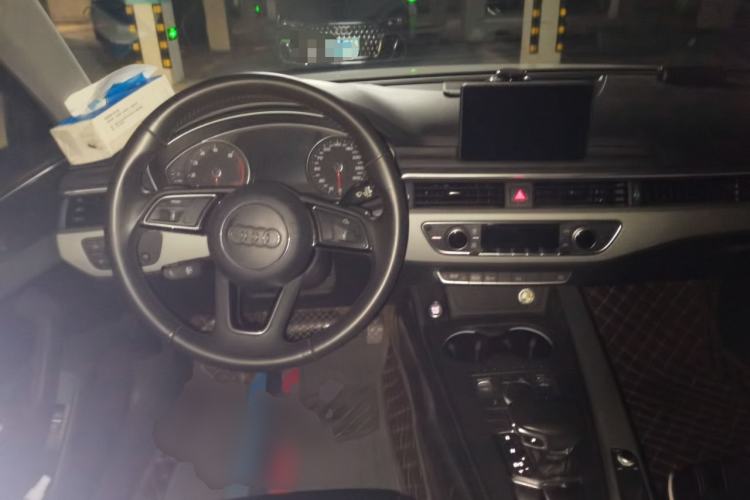 Used Audi A4L 2018 30th Anniversary Edition 40 TFSI Trendy Model Center Console