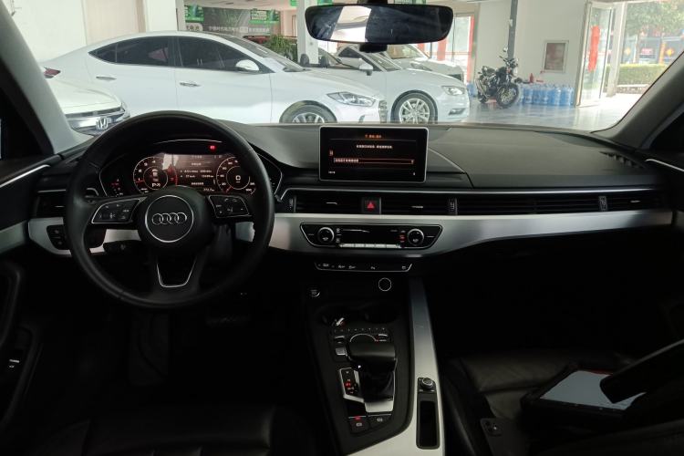 Used Audi A4L 2018 30th Anniversary Edition 40 TFSI Fashion Model Center Console