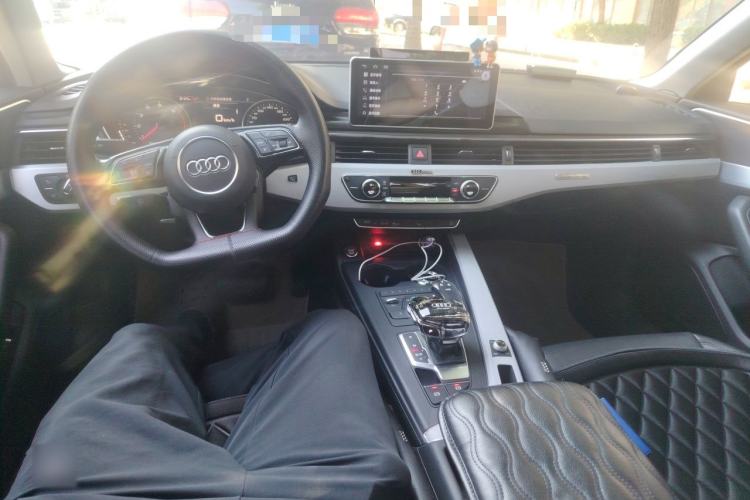 Used Audi A4L 2018 30th Anniversary Edition 45 TFSI quattro Individual Sport Edition Center Console