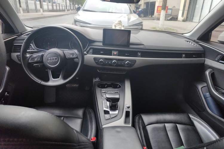 Used Audi A4L 2018 30th Anniversary Edition 40 TFSI Trendy Model Center Console