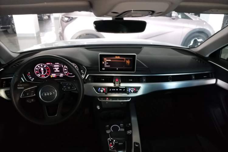 Used Audi A4L 2018 30th Anniversary Edition 40 TFSI Fashion Model Center Console