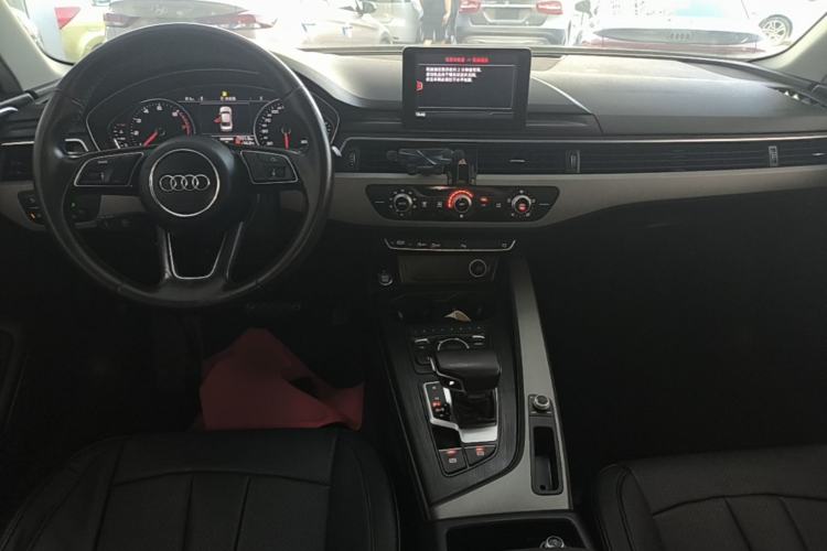 Used Audi A4L 2018 30th Anniversary Edition 40 TFSI Trendy Model Center Console