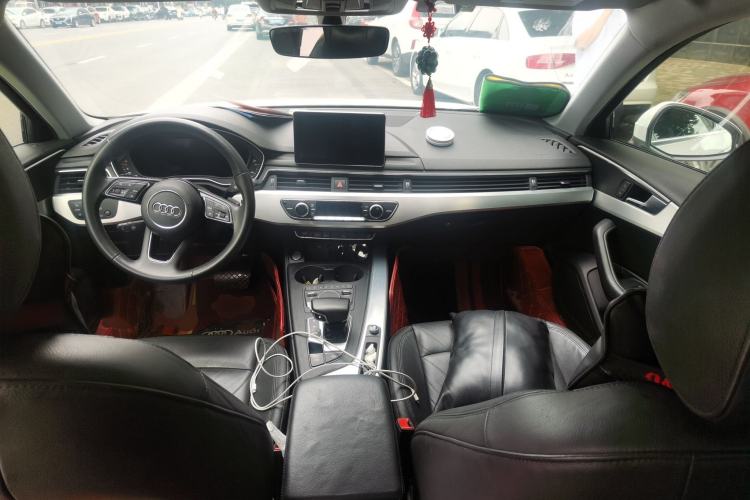 Used Audi A4L 2018 30th Anniversary Edition 40 TFSI Fashion Model Center Console