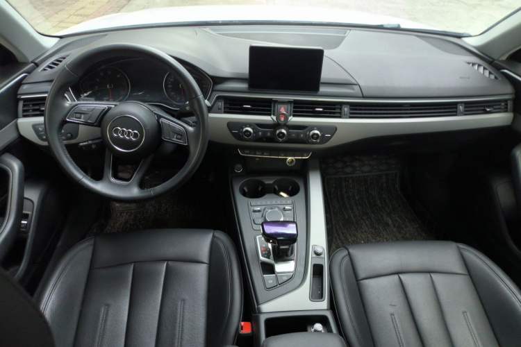 Used Audi A4L 2018 30th Anniversary Edition 40 TFSI Trendy Model Center Console