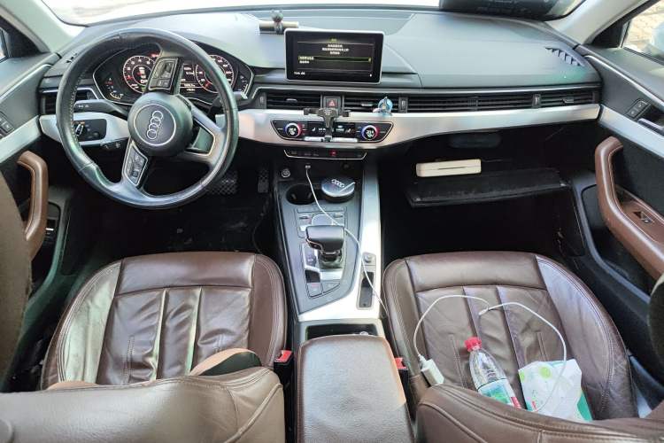 Used Audi A4L 2018 30th Anniversary Edition 40 TFSI Fashion Model Center Console
