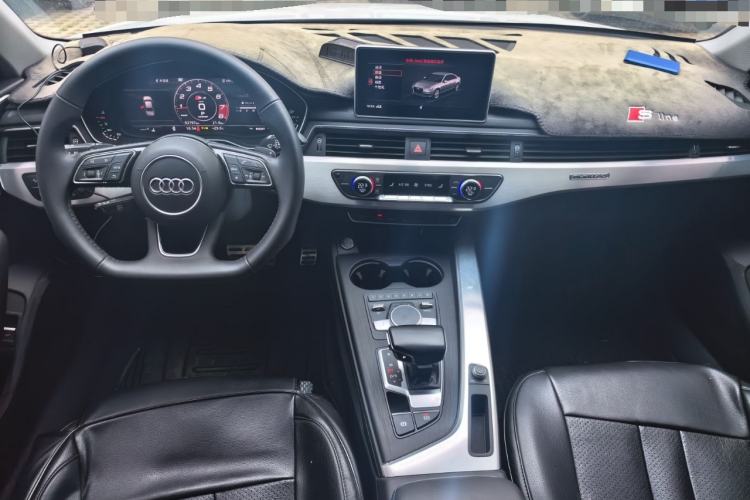 Used Audi A4L 2018 30th Anniversary Edition 45 TFSI quattro Sport model Center Console