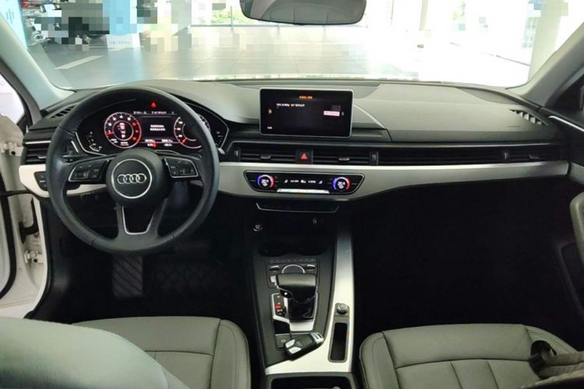 Used Audi A4L 2018 30th Anniversary Edition 40 TFSI Fashion Model Center Console