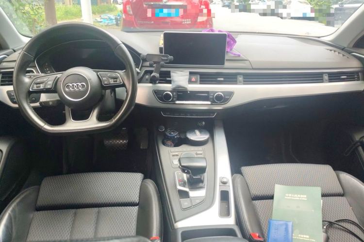 Used Audi A4L 2018 30th Anniversary Edition 40 TFSI Sport Edition Center Console