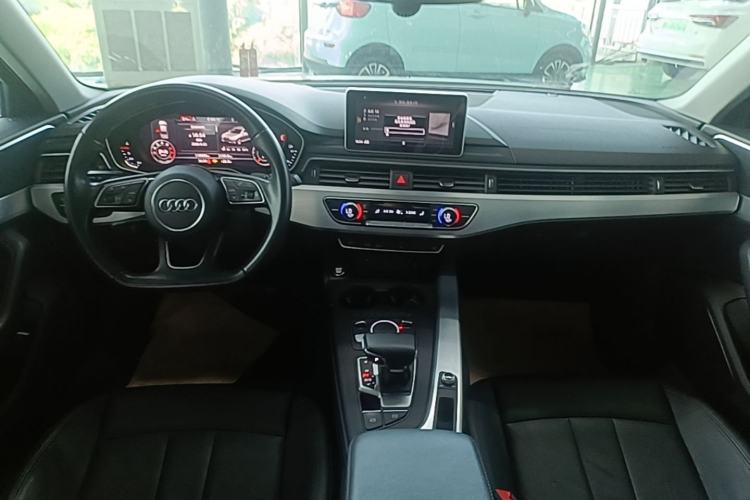 Used Audi A4L 2018 30th Anniversary Edition 40 TFSI Fashion Model Center Console