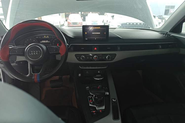 Used Audi A4L 2018 30th Anniversary Edition 40 TFSI Trendy Model Center Console