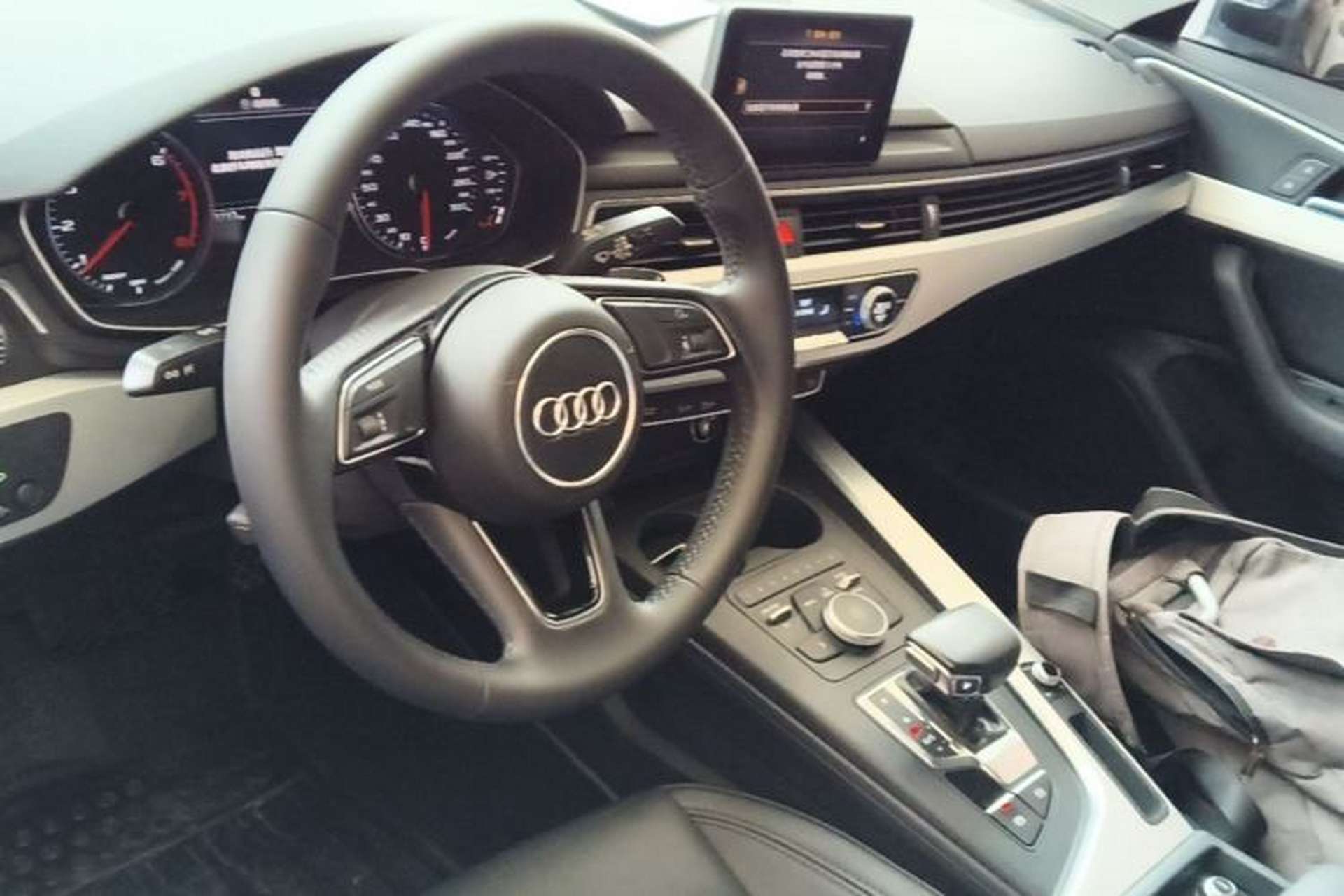 Used Audi A4L 2018 30th Anniversary Edition 40 TFSI Trendy Model Center Console