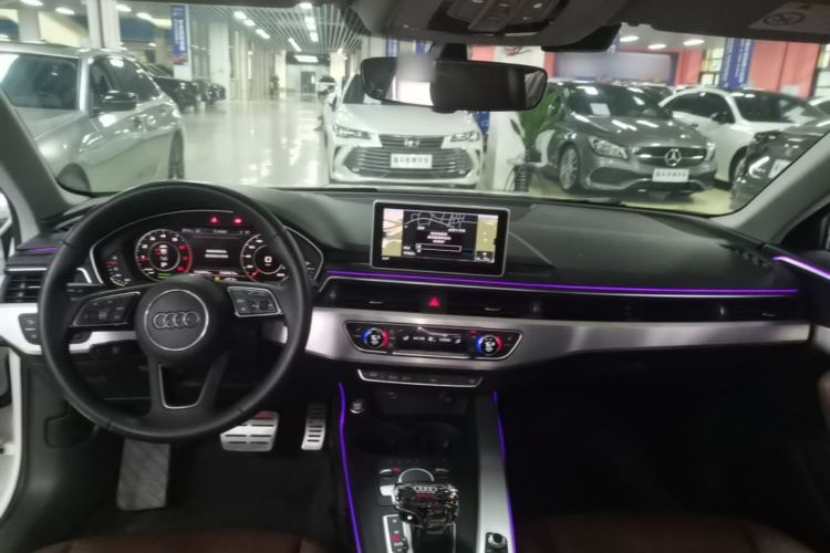 Used Audi A4L 2018 30th Anniversary Edition 40 TFSI Fashion Model Center Console