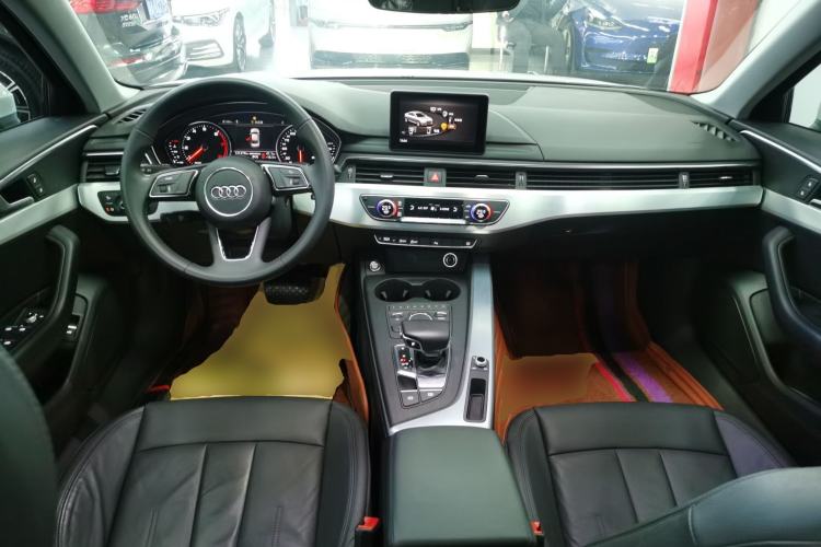 Used Audi A4L 2018 30th Anniversary Edition 40 TFSI Trendy Model Center Console