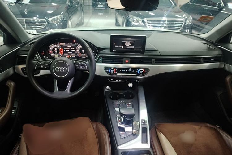 Used Audi A4L 2018 30th Anniversary Edition 40 TFSI Fashion Model Center Console
