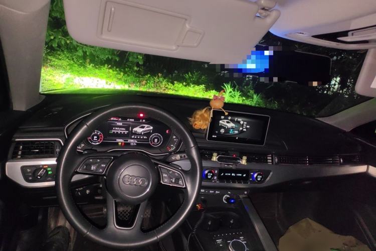 Used Audi A4L 2018 30th Anniversary Edition 40 TFSI Fashion Model Center Console