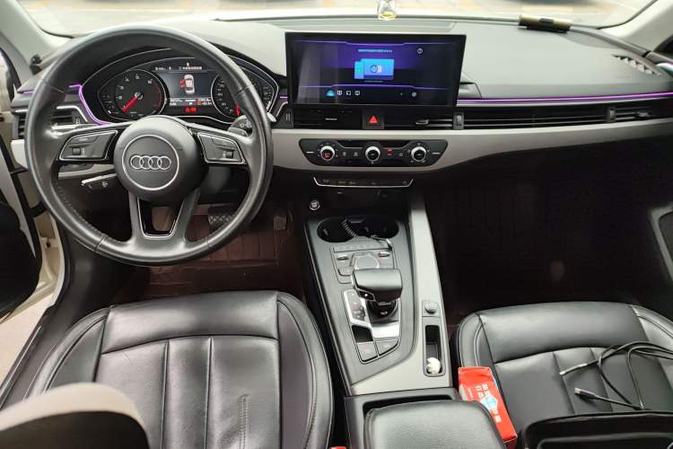 Used Audi A4L 2018 30th Anniversary Edition 40 TFSI Trendy Model Center Console
