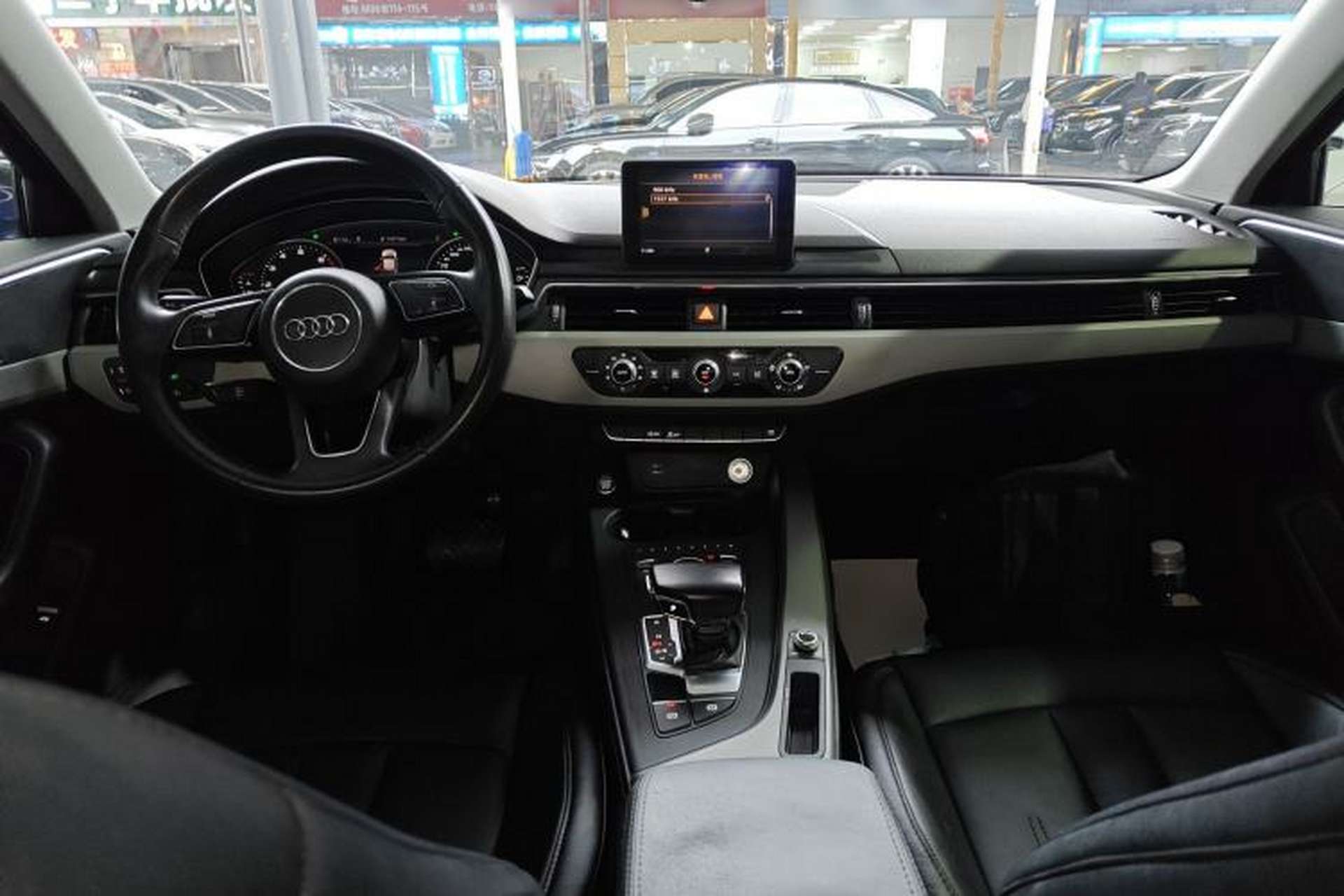 Used Audi A4L 2018 30th Anniversary Edition 30 TFSI Ambition Model Center Console