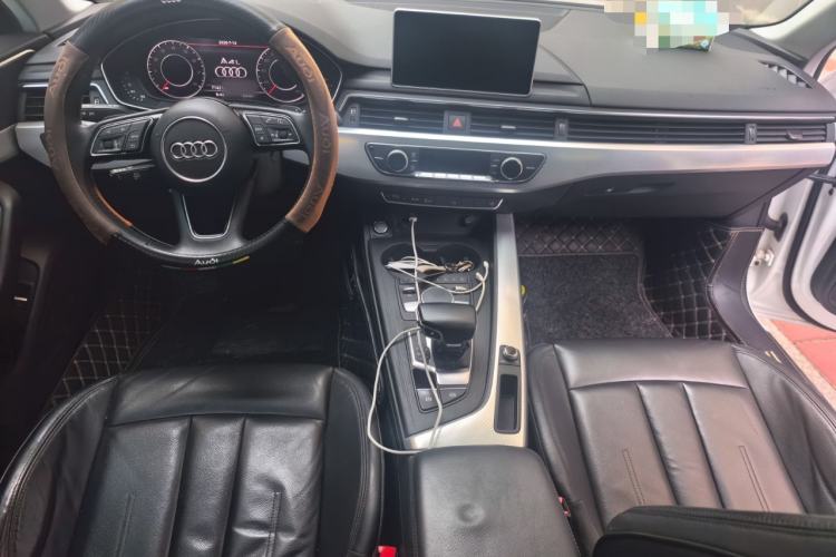 Used Audi A4L 2018 30th Anniversary Edition 40 TFSI Fashion Model Center Console