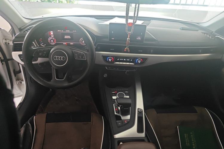Used Audi A4L 2018 30th Anniversary Edition 40 TFSI Fashion Model Center Console