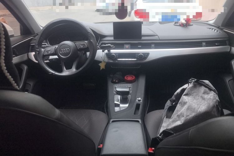 Used Audi A4L 2018 30th Anniversary Edition 40 TFSI Fashion Model Center Console
