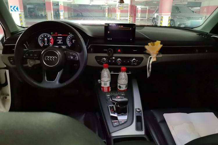 Used Audi A4L 2018 30th Anniversary Edition 40 TFSI Trendy Model Center Console