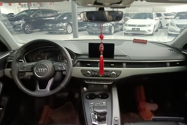 Used Audi A4L 2018 30th Anniversary Edition 40 TFSI Trendy Model Center Console