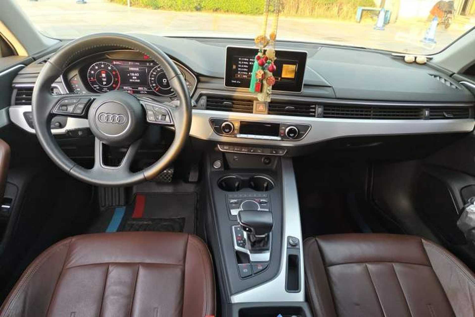 Used Audi A4L 2018 30th Anniversary Edition 40 TFSI Fashion Model Center Console